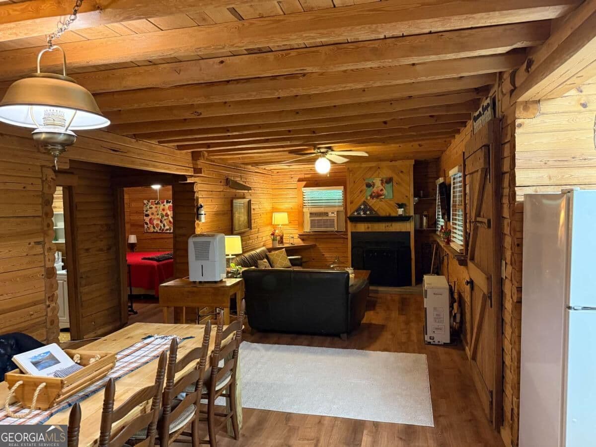 2 bedroom, 1 bathroom, 904 sq ft cabin,single family residence for rent at 367 Flat Rock Gap Road, Blairsville, GA 30512 for $1,800 a month — photo 3