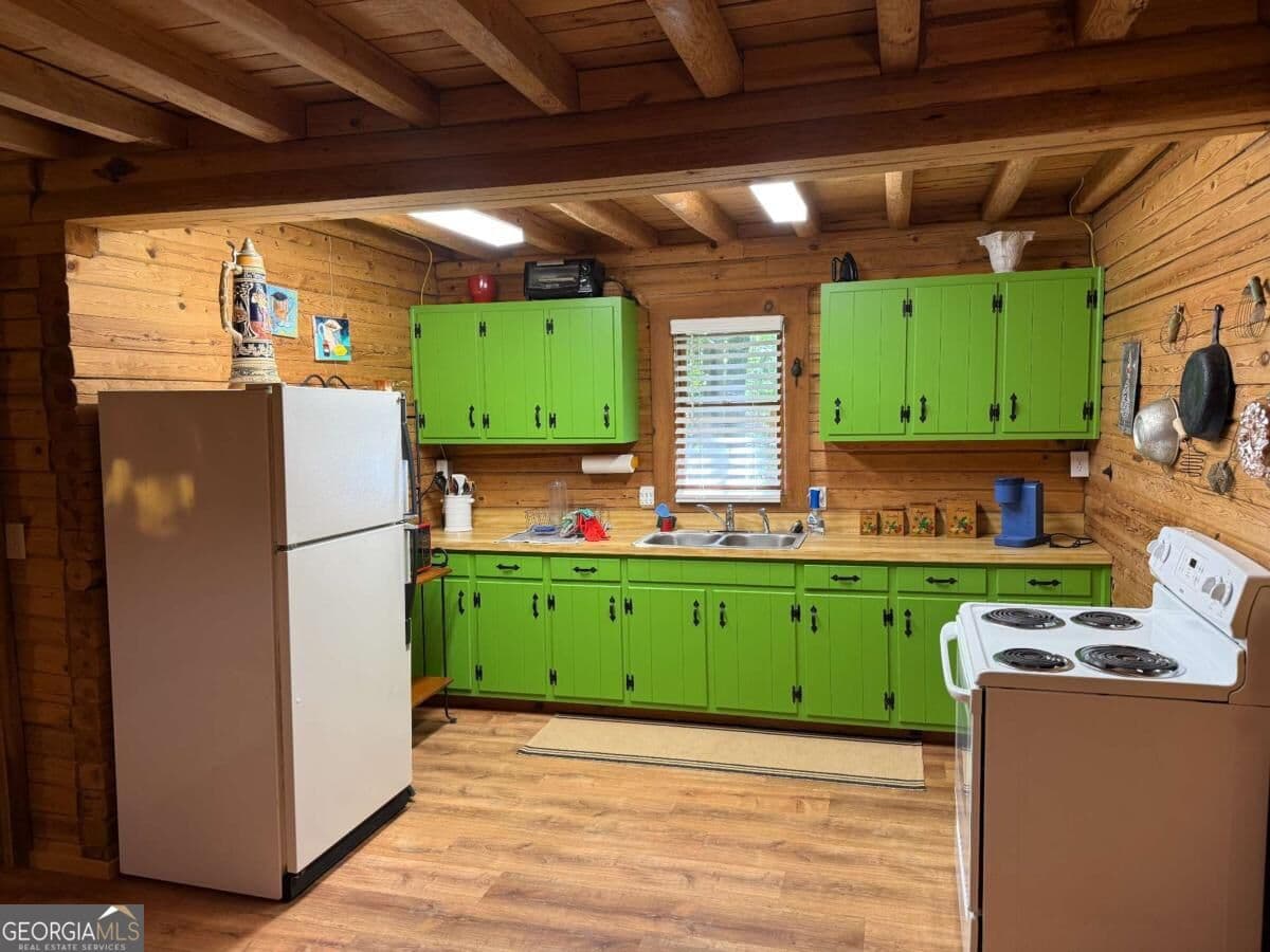 2 bedroom, 1 bathroom, 904 sq ft cabin,single family residence for rent at 367 Flat Rock Gap Road, Blairsville, GA 30512 for $1,800 a month — photo 8