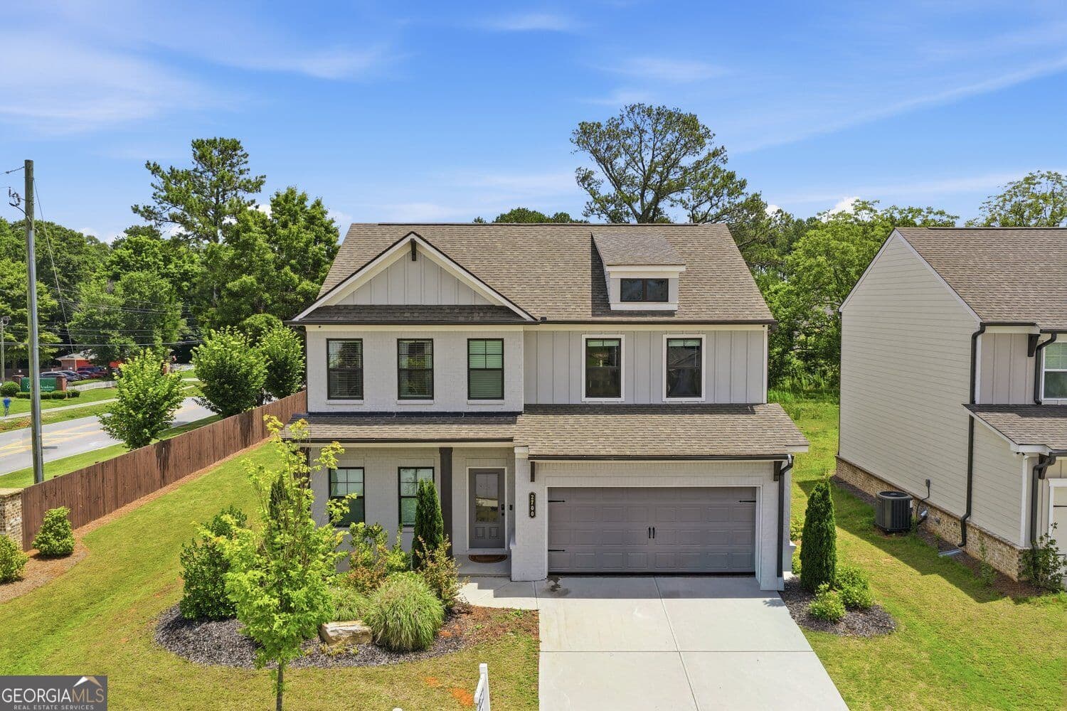 4 bedroom, 3 bathroom, 2,324 sq ft single family residence for sale at 2700 Westgate Park Drive, Loganville, GA 30052 — photo 2