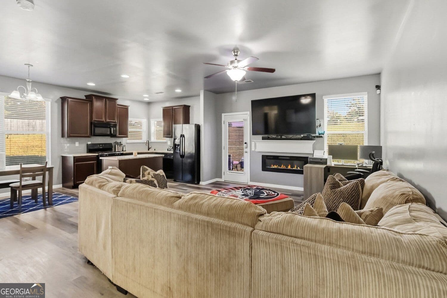 3 bedroom, 2.5 bathroom, 1,578 sq ft single family residence for sale at 5880 Seabright Lane, Atlanta, GA 30349 — photo 6