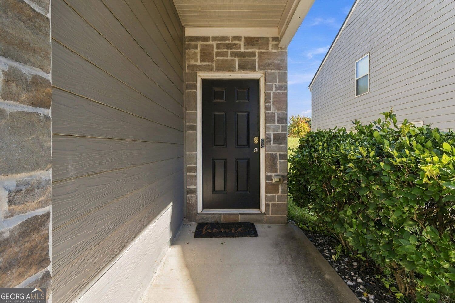 3 bedroom, 2.5 bathroom, 1,578 sq ft single family residence for sale at 5880 Seabright Lane, Atlanta, GA 30349 — photo 3