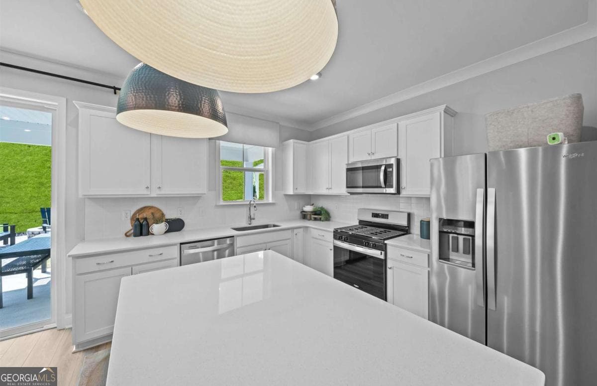 4 bedroom, 2.5 bathroom, 2,266 sq ft single family residence for sale at 4264 Karenwood Circle, Powder Springs, GA 30127 — photo 8