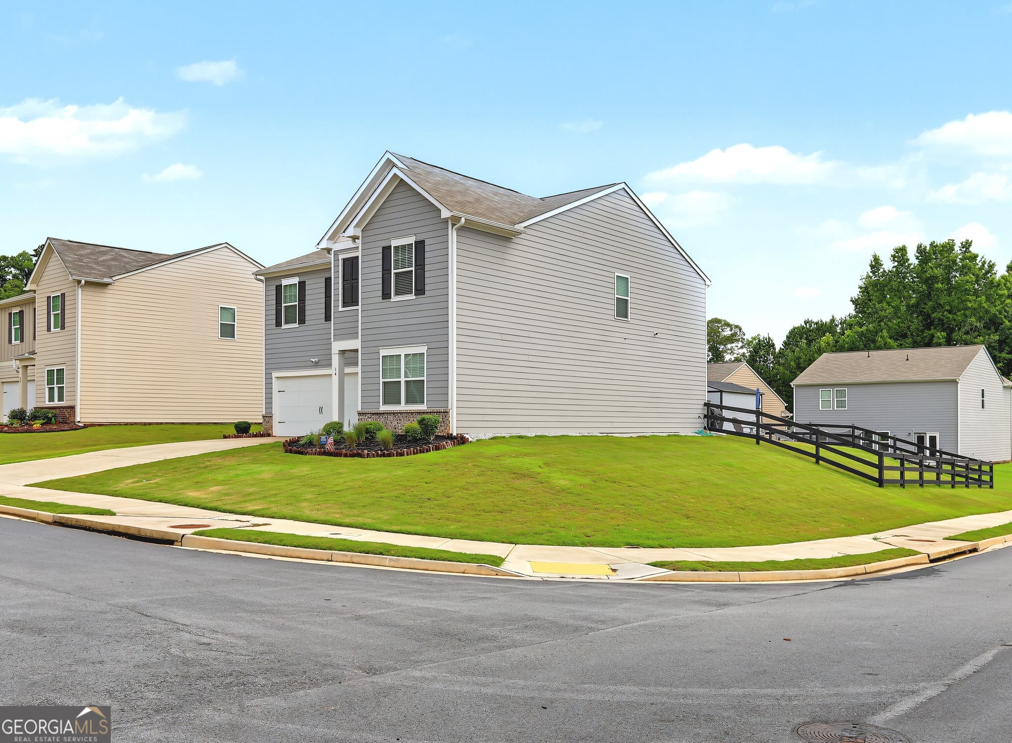 5 bedroom, 3 bathroom, 2,792 sq ft single family residence for sale at 14 Colbury Street, Villa Rica, GA 30180 — photo 2