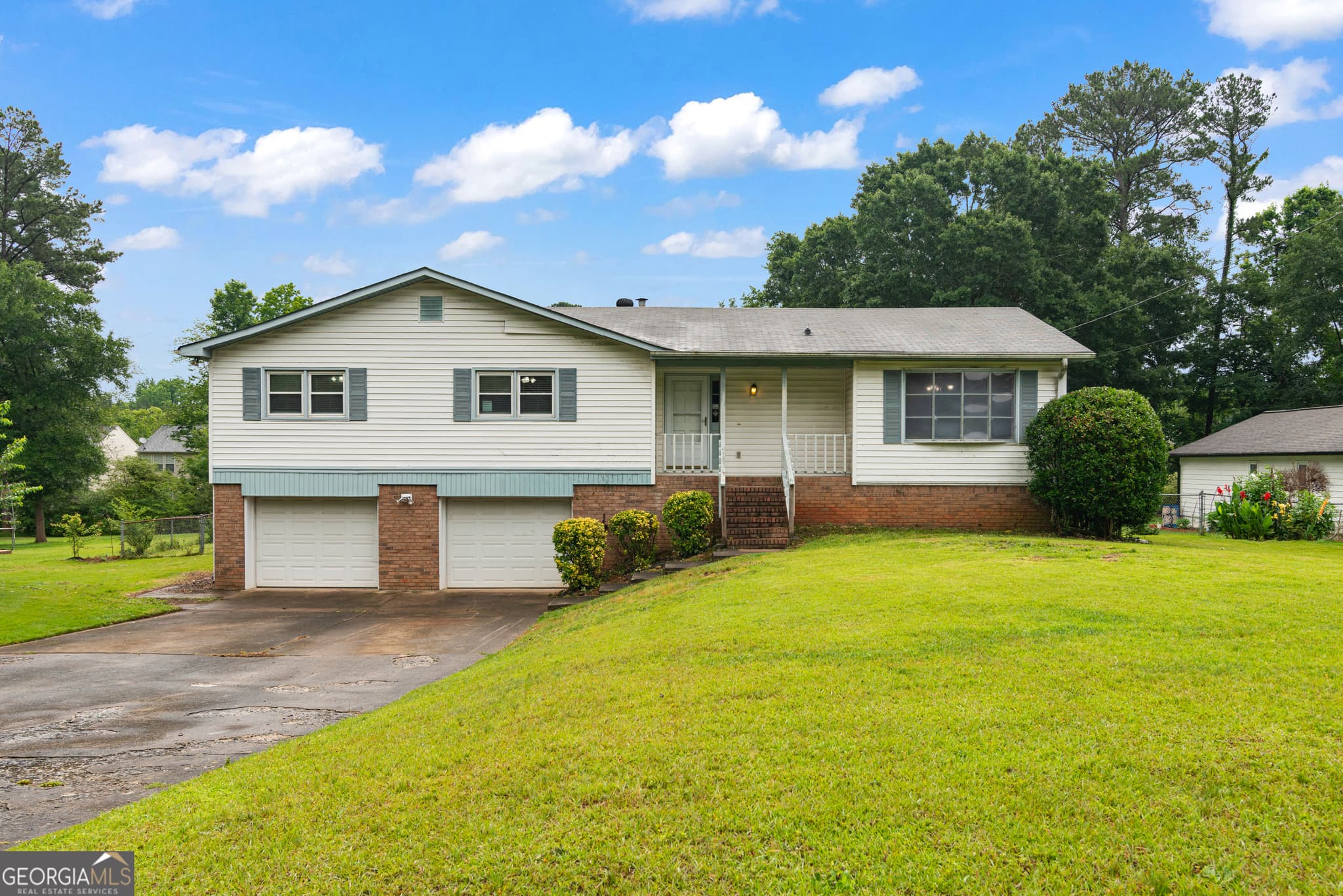 3 bedroom, 2 bathroom, 1,684 sq ft single family residence sold at 271 Sabrina Court, Woodstock, GA 30188