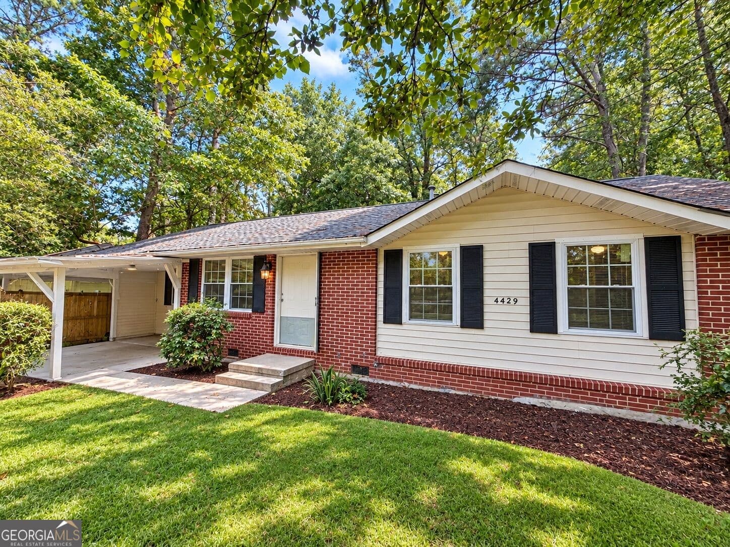 4 bedroom, 1 bathroom, 1,757 sq ft single family residence for sale at 4429 Glade Road, Forest Park, GA 30297 — photo 2