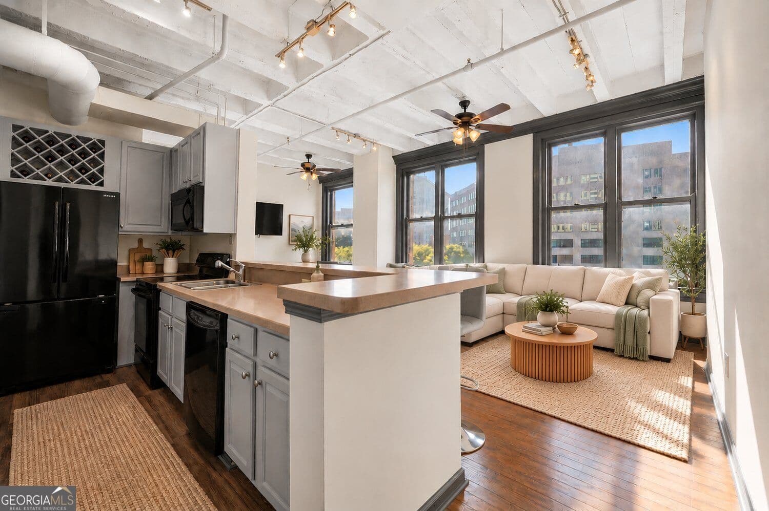 2 bedroom, 2 bathroom, 1,032 sq ft condominium for sale at 32 Peachtree Street 508, Atlanta, GA 30303 — photo 6