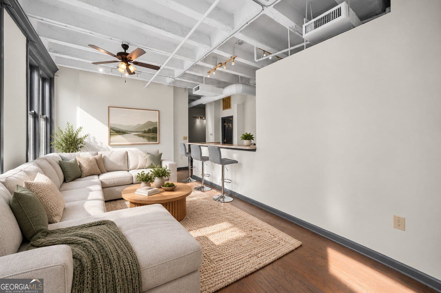 2 bedroom, 2 bathroom, 1,032 sq ft condominium for sale at 32 Peachtree Street 508, Atlanta, GA 30303 — photo 3