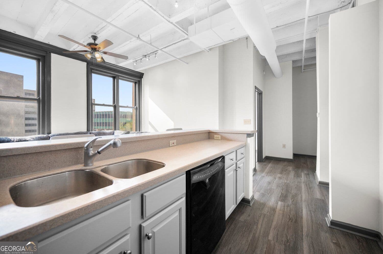 2 bedroom, 2 bathroom, 1,032 sq ft condominium for sale at 32 Peachtree Street 508, Atlanta, GA 30303 — photo 9