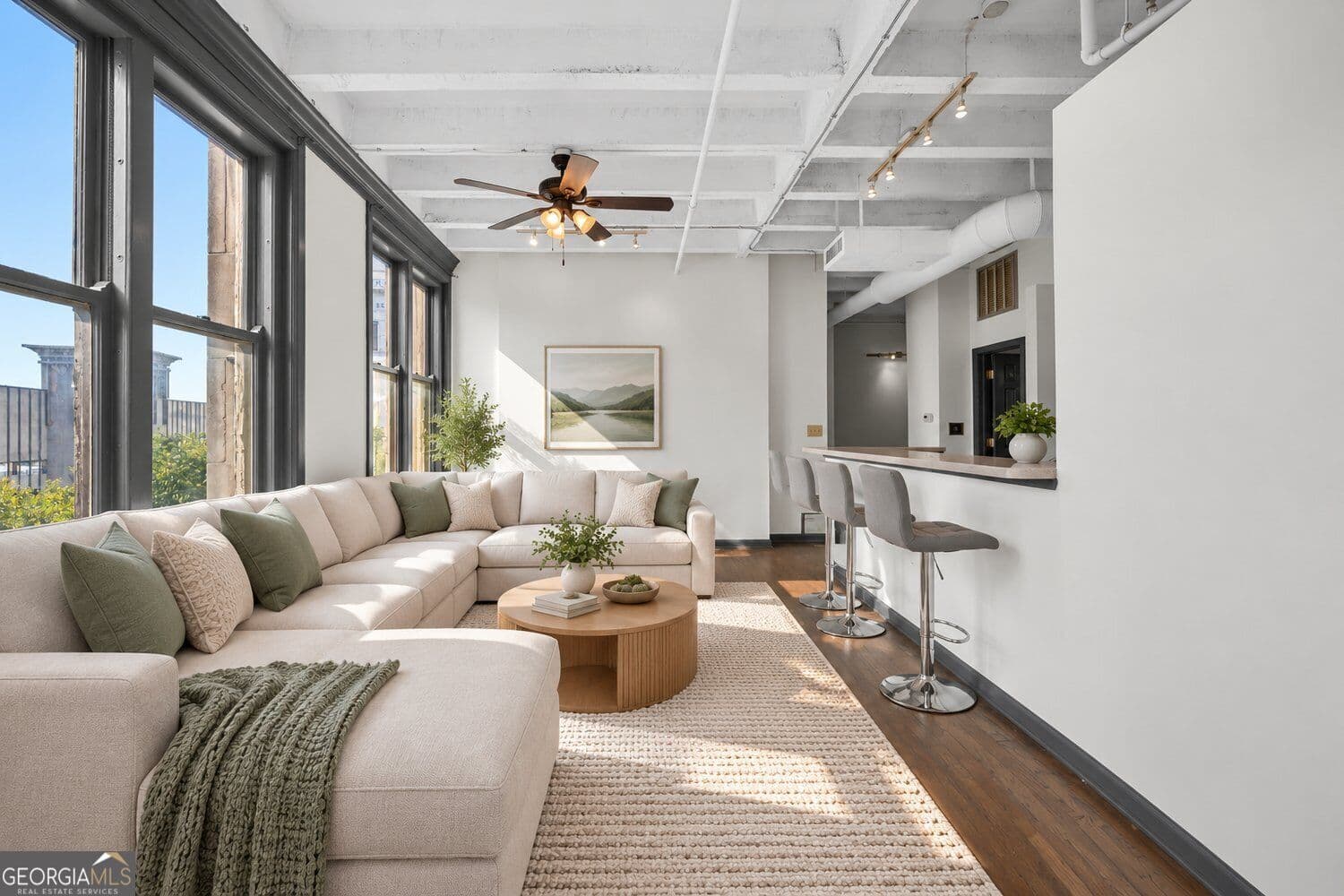 2 bedroom, 2 bathroom, 1,032 sq ft condominium for sale at 32 Peachtree Street 508, Atlanta, GA 30303 — photo 4