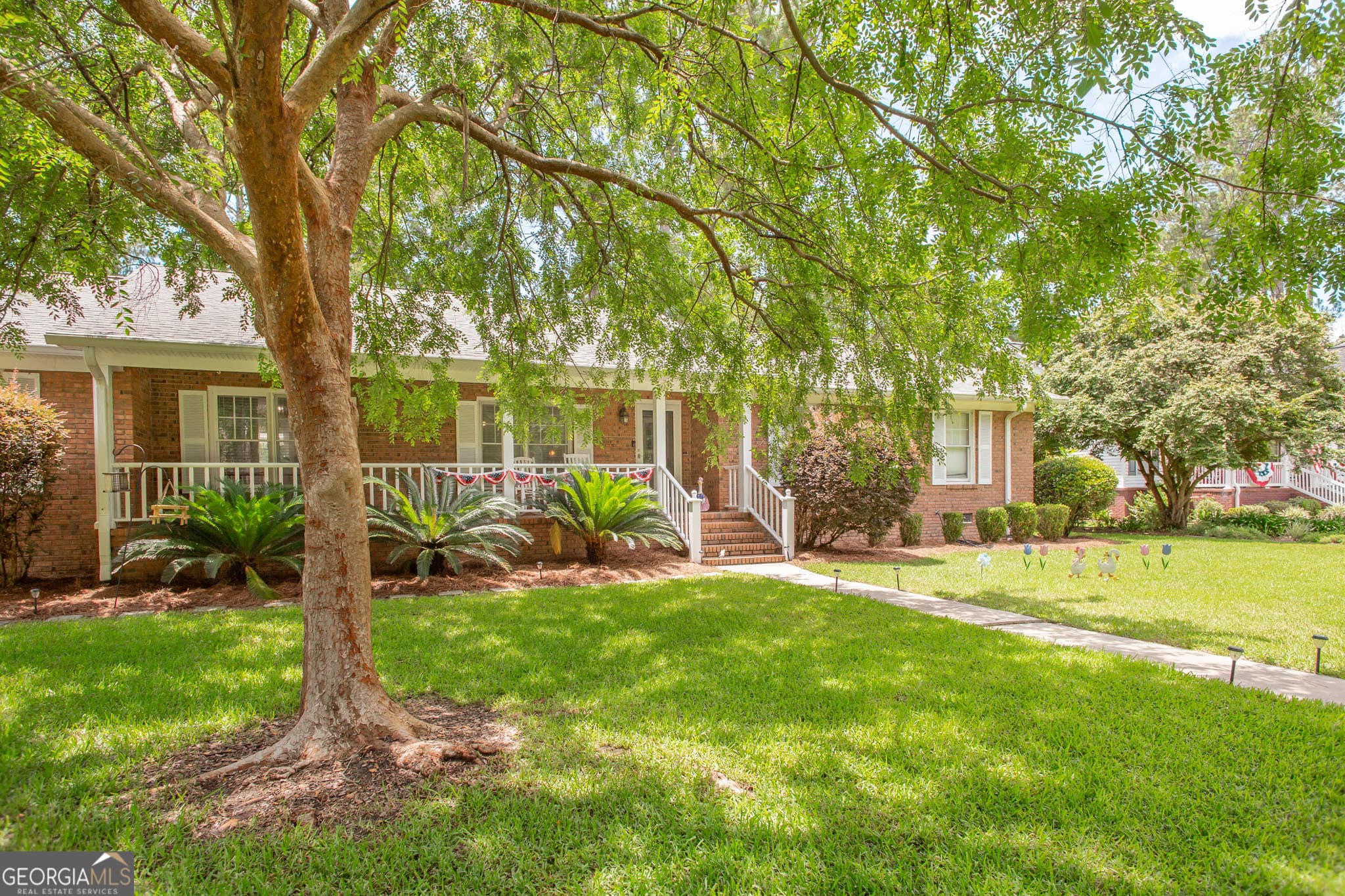 3 bedroom, 2 bathroom, 1,874 sq ft single family residence under contract at 1249 Riverdale Drive, Waycross, GA 31503 — photo 3