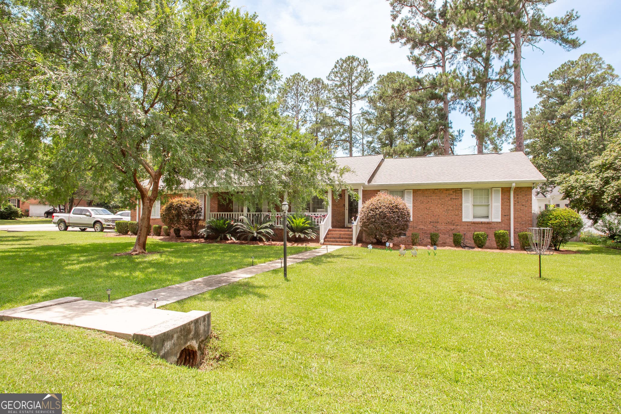 3 bedroom, 2 bathroom, 1,874 sq ft single family residence under contract at 1249 Riverdale Drive, Waycross, GA 31503 — photo 4