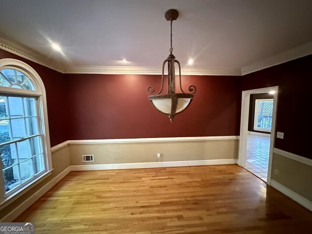 6 bedroom, 5 bathroom, 4,430 sq ft single family residence for sale at 4705 Riversound Drive, Snellville, GA 30039 — photo 7
