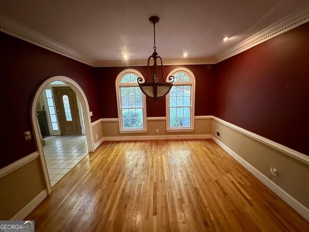 6 bedroom, 5 bathroom, 4,430 sq ft single family residence for sale at 4705 Riversound Drive, Snellville, GA 30039 — photo 4