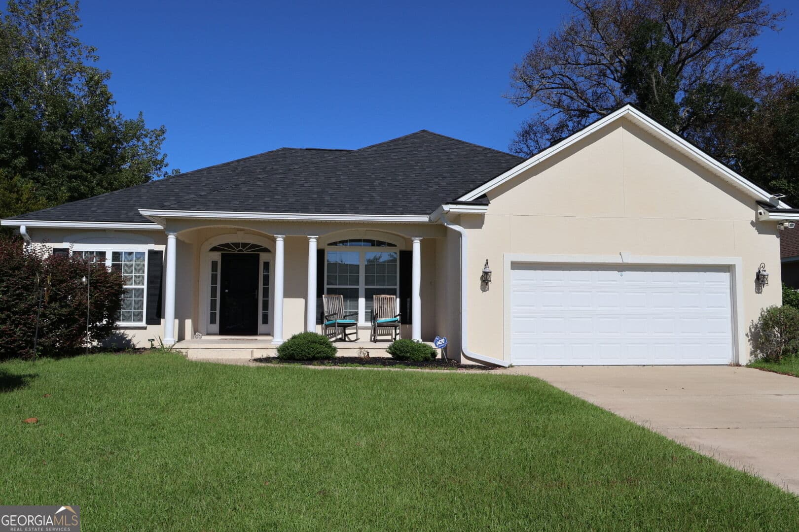 4 bedroom, 2 bathroom, 1,970 sq ft single family residence for sale at 219 Wellington Place, Brunswick, GA 31523 — photo 1 of 38