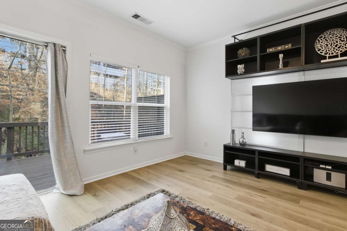 2 bedroom, 2.5 bathroom, 1,326 sq ft townhouse for sale at 1428 Liberty Parkway, Atlanta, GA 30318 — photo 5