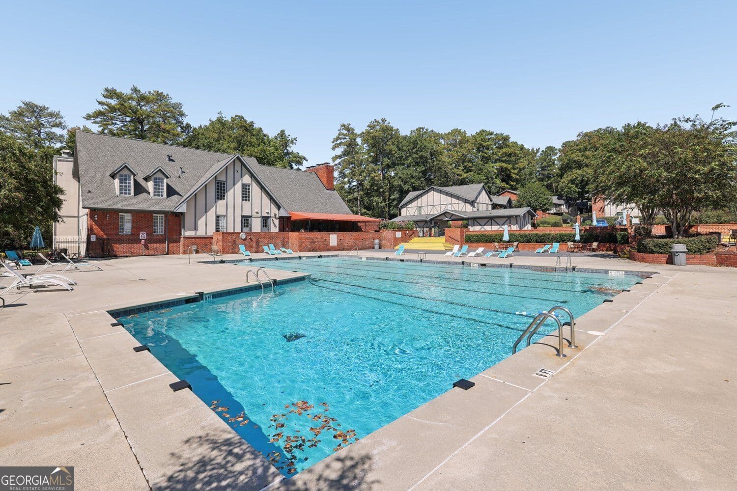 3 bedroom, 2 bathroom, 2,938 sq ft condominium for sale at 6851 Roswell Road F19, Sandy Springs, GA 30328 — photo 7