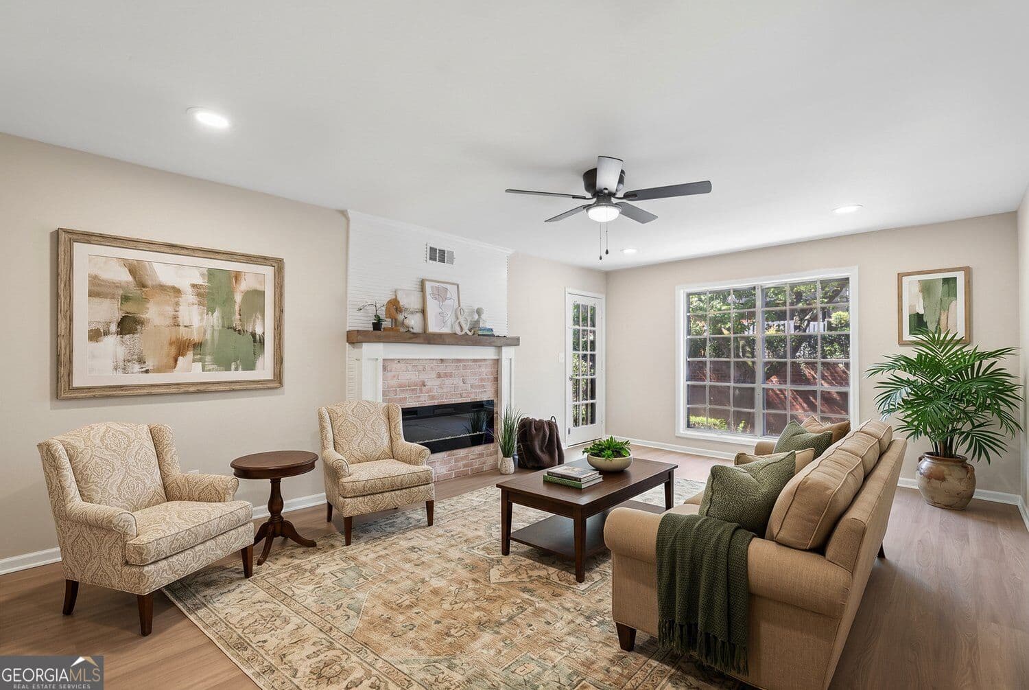 3 bedroom, 2 bathroom, 2,938 sq ft condominium for sale at 6851 Roswell Road F19, Sandy Springs, GA 30328 — photo 1 of 43