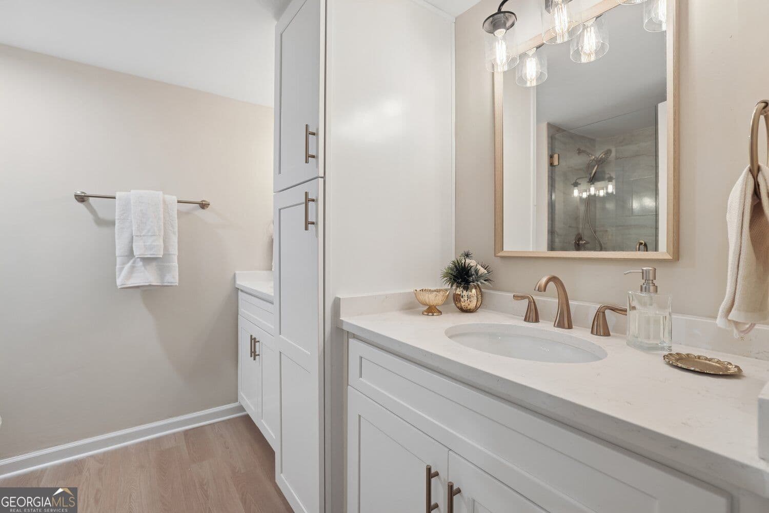 3 bedroom, 2 bathroom, 2,938 sq ft condominium for sale at 6851 Roswell Road F19, Sandy Springs, GA 30328 — photo 5