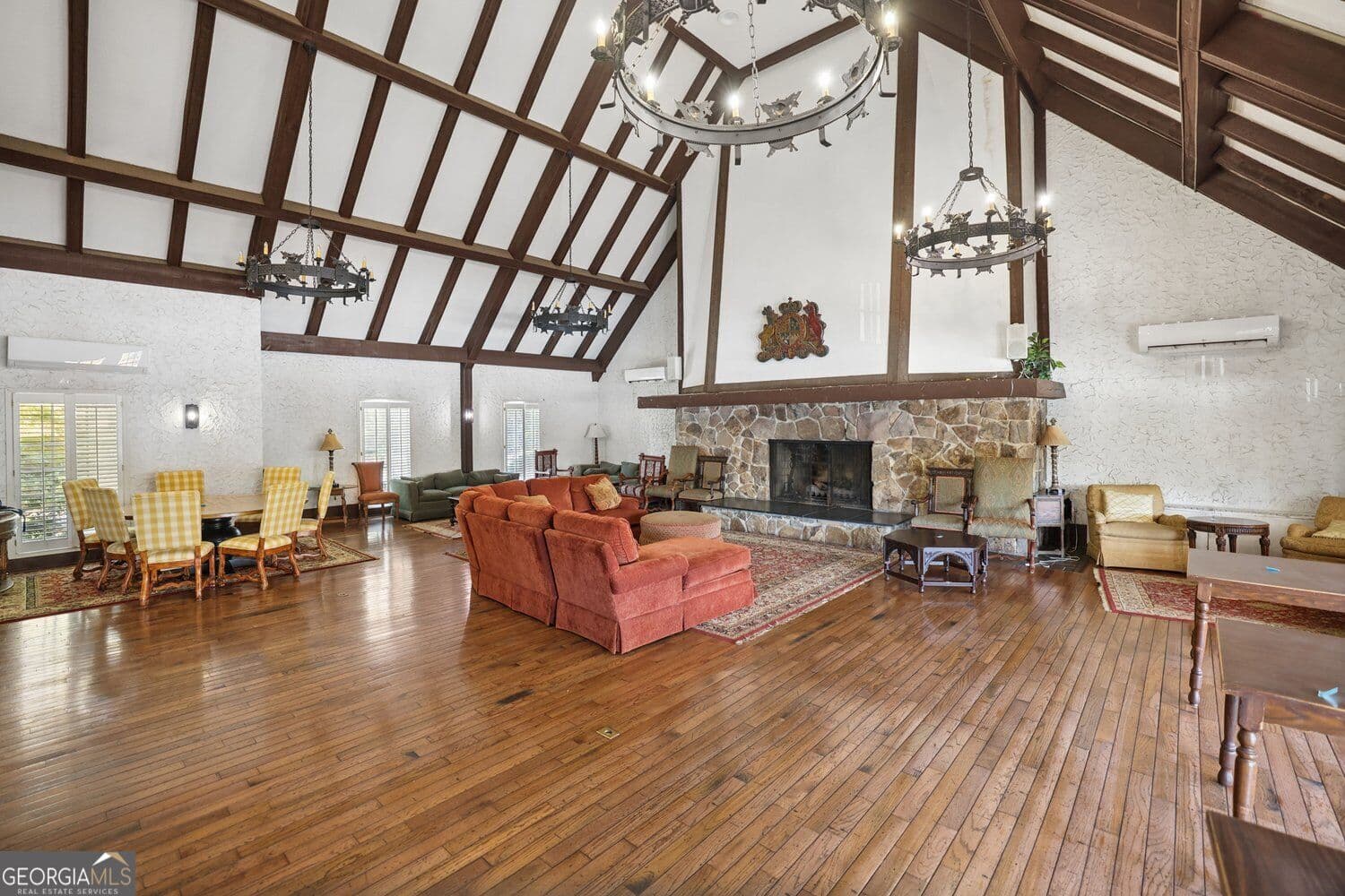 3 bedroom, 2 bathroom, 2,938 sq ft condominium for sale at 6851 Roswell Road F19, Sandy Springs, GA 30328 — photo 8