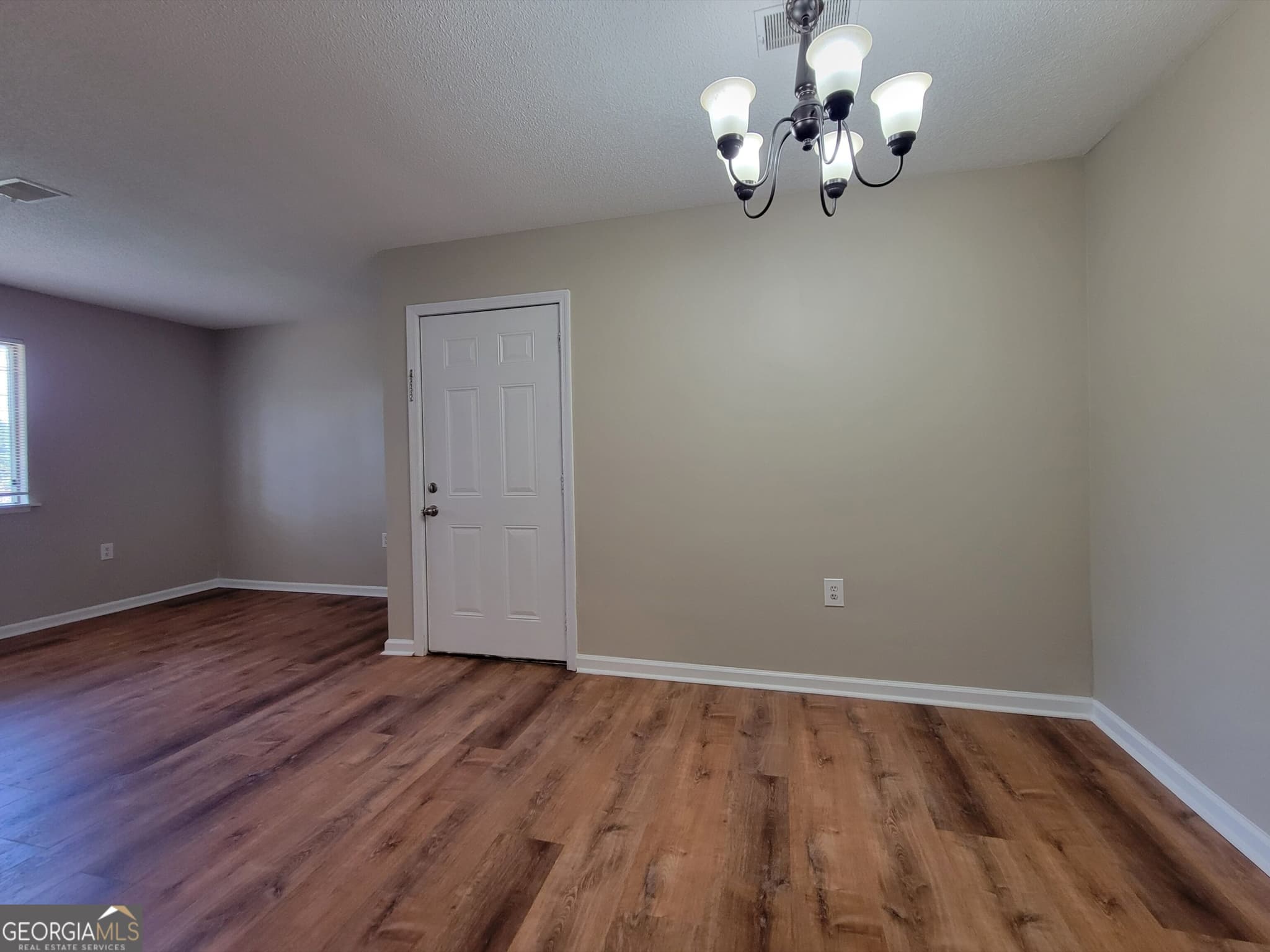 2 bedroom, 1 bathroom, 800 sq ft single family residence for rent at 424 Highway 211 D, Winder, GA 30680 for $1,295 a month — photo 3