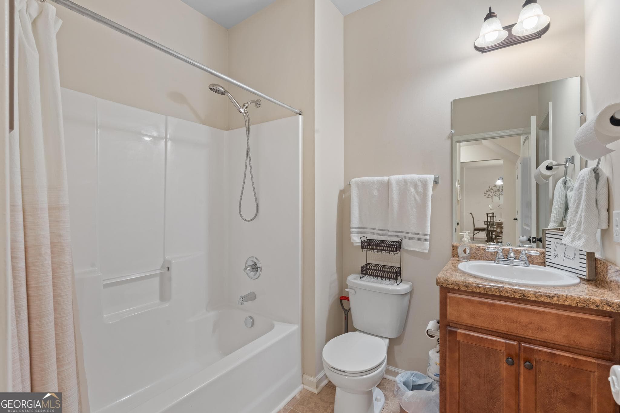 4 bedroom, 3 bathroom, 1,995 sq ft single family residence for sale at 316 Maddi Grace Court, Locust Grove, GA 30248 — photo 7