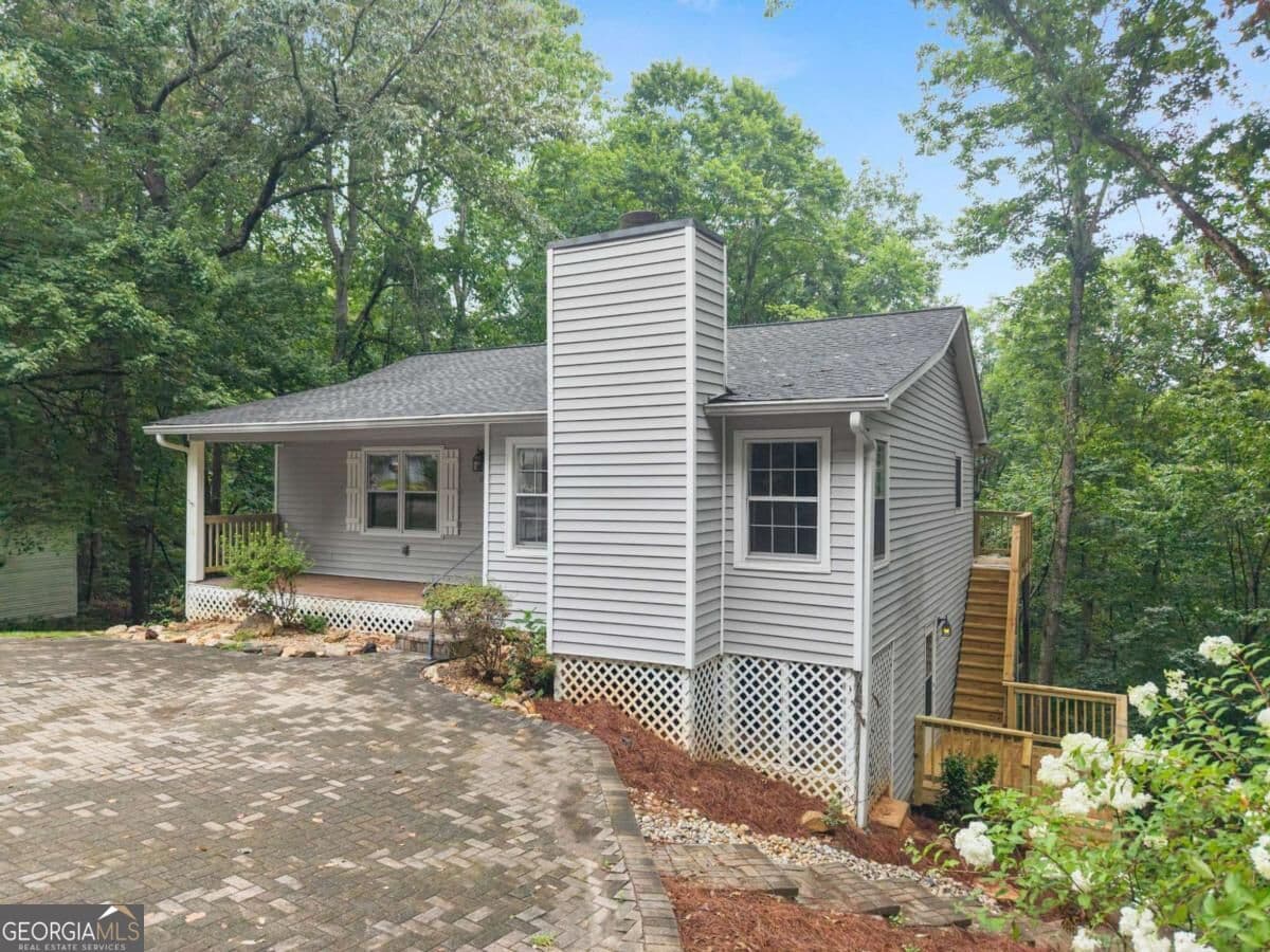 4 bedroom, 2 bathroom, 2,034 sq ft single family residence for sale at 195 Golden Avenue, Dahlonega, GA 30533 — photo 3