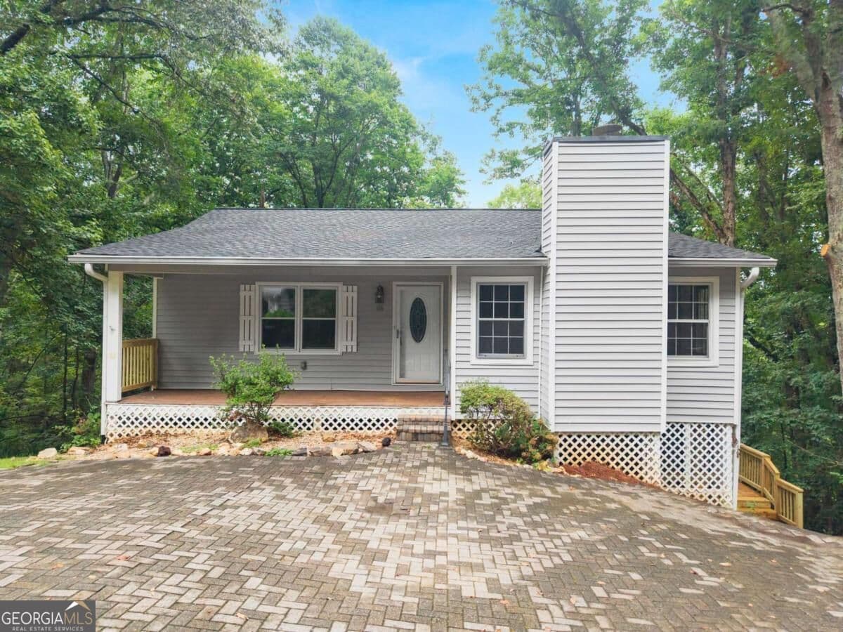 4 bedroom, 2 bathroom, 2,034 sq ft single family residence for sale at 195 Golden Avenue, Dahlonega, GA 30533