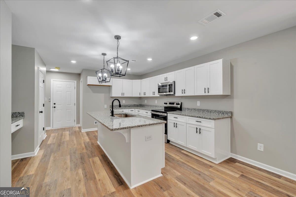 3 bedroom, 2 bathroom, 1,261 sq ft single family residence for sale at 601 E Church Street, Fort Valley, GA 31030 — photo 6