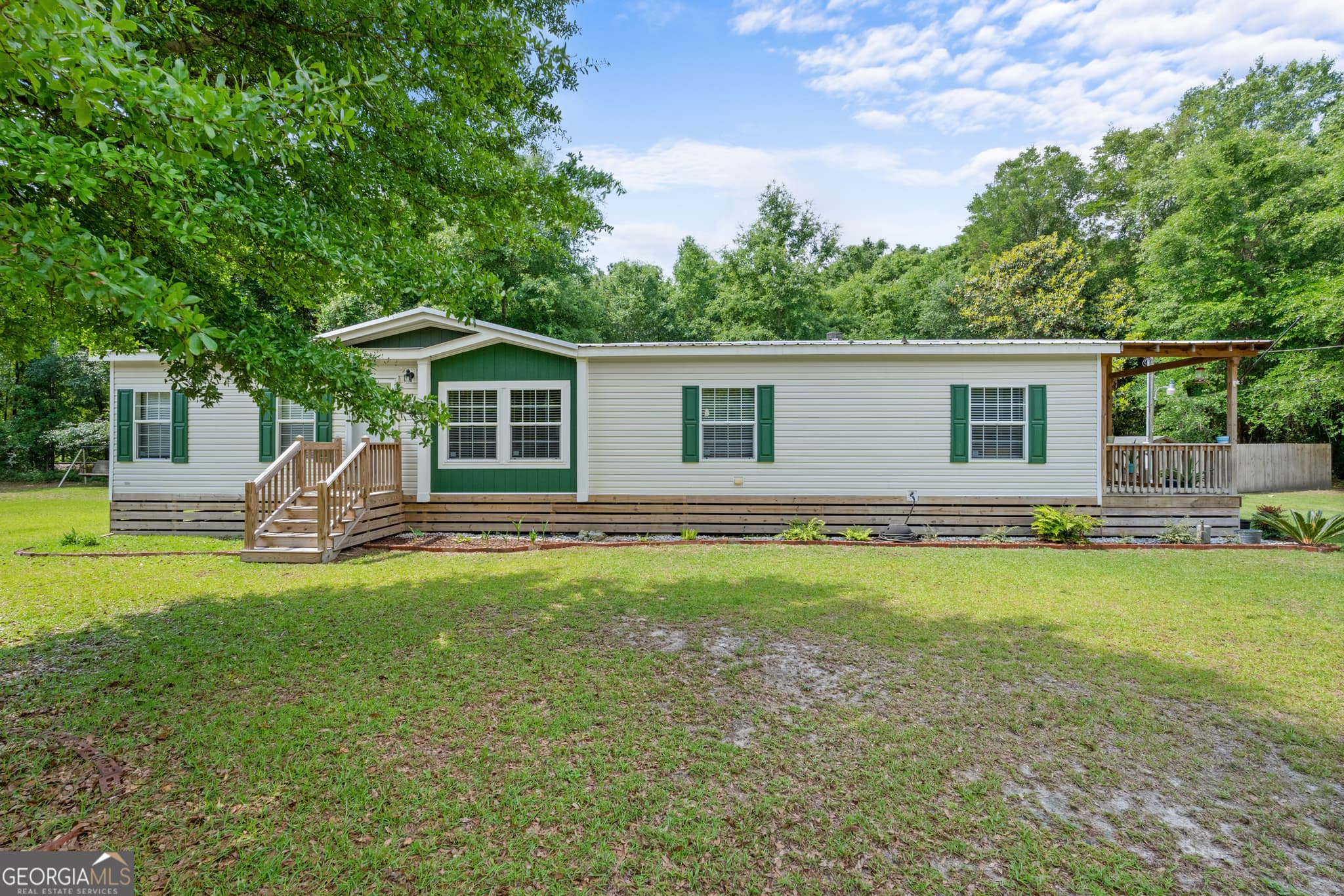 3 bedroom, 2 bathroom, 1,620 sq ft manufactured home,single family residence sold at 525 Arden Loop Circle, Ellabell, GA 31308