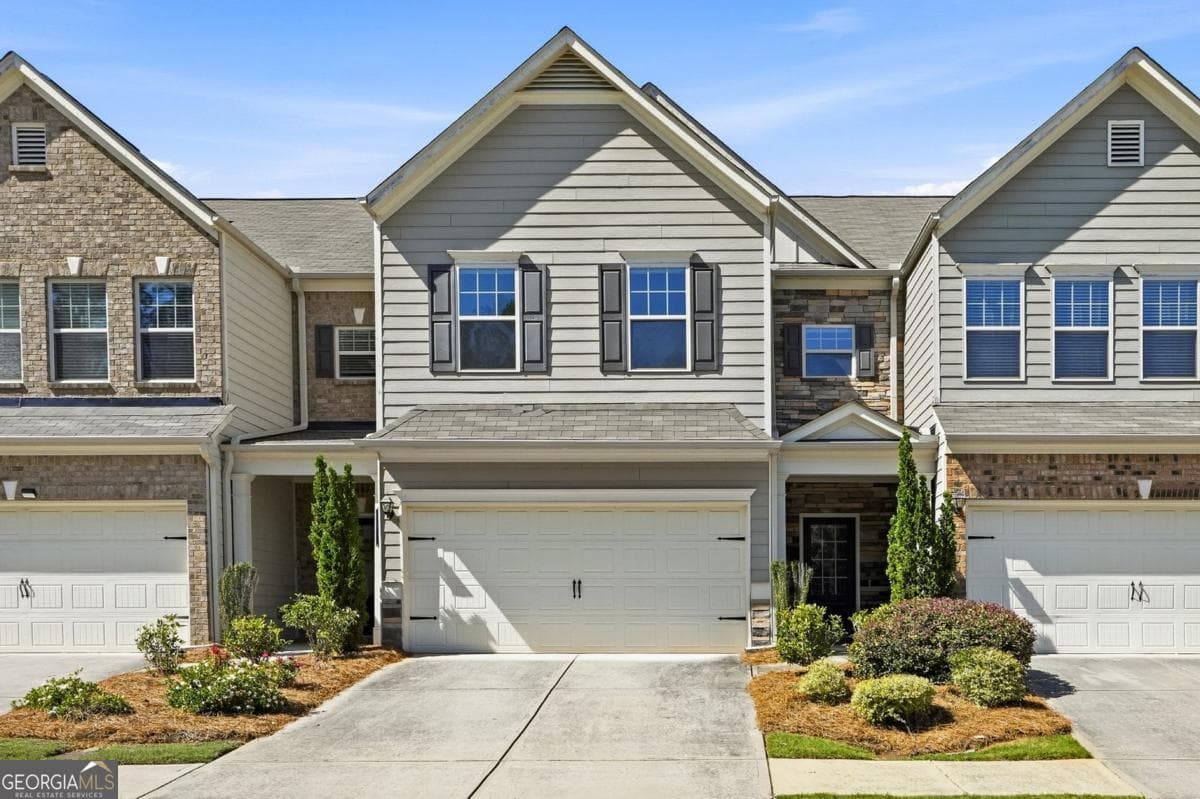 3 bedroom, 2.5 bathroom, 1,933 sq ft townhouse for rent at 2639 Bloom Circle, Tucker, GA 30084 for $2,399 a month — photo 1 of 24