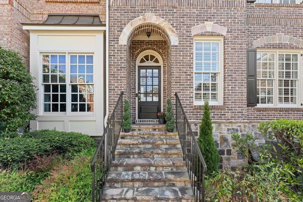 4 bedroom, 3.5 bathroom, 3,424 sq ft townhouse for sale at 594 Parkside Village Way, Marietta, GA 30060 — photo 1 of 65