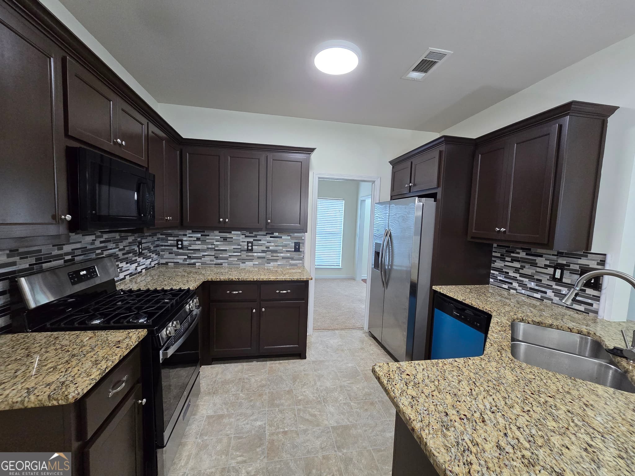 5 bedroom, 3 bathroom, 2,295 sq ft single family residence for sale at 105 Boston Court, Lagrange, GA 30241 — photo 7