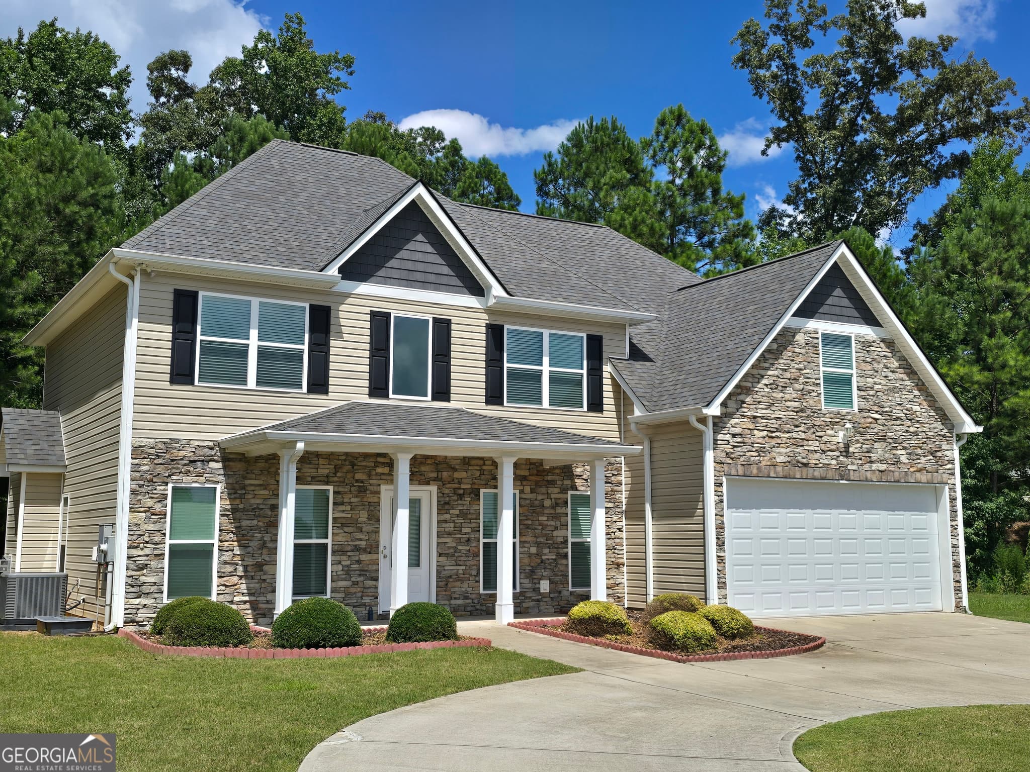 5 bedroom, 3 bathroom, 2,295 sq ft single family residence for sale at 105 Boston Court, Lagrange, GA 30241 — photo 3