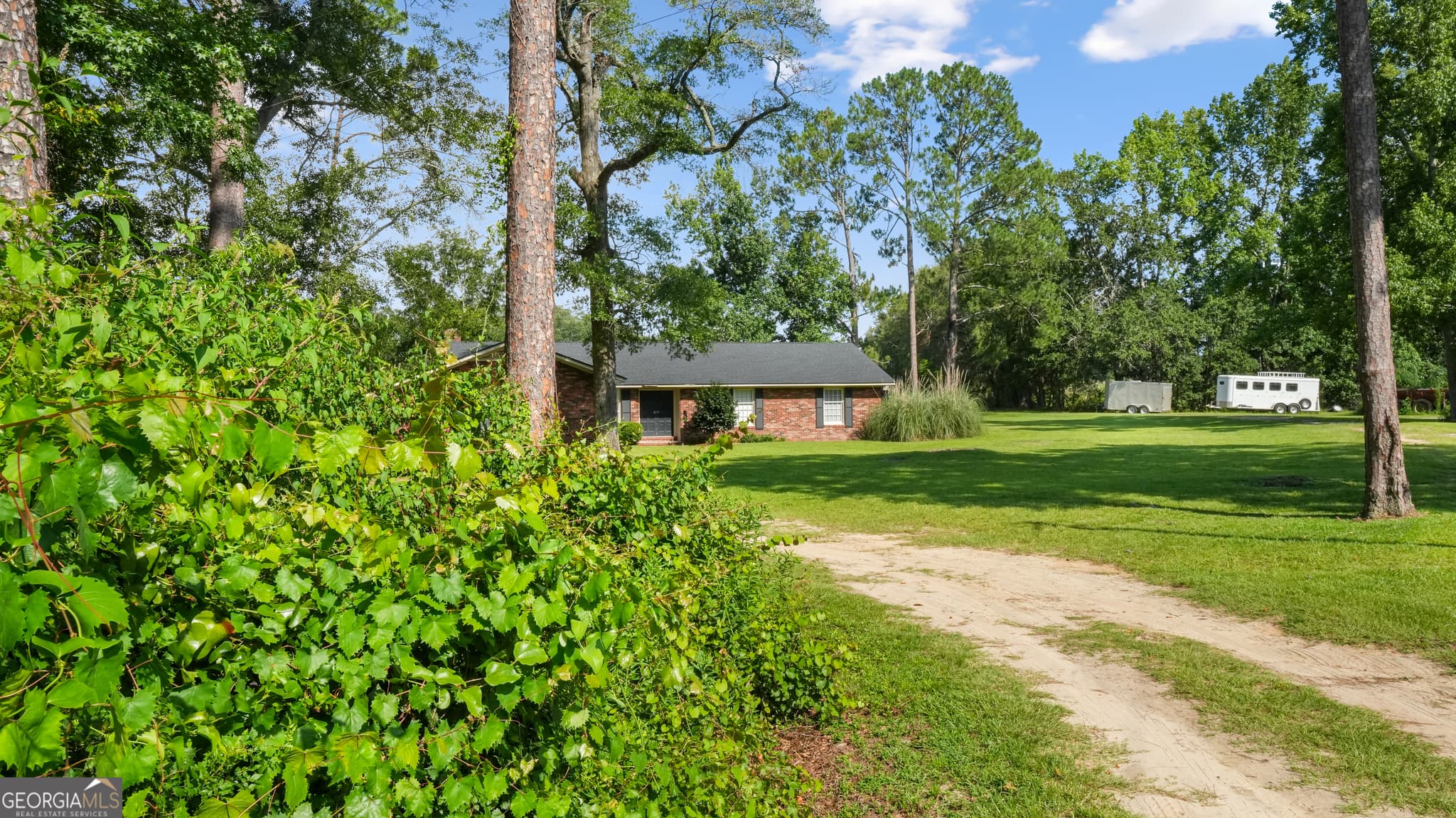 5 bedroom, 3.5 bathroom, 5,548 sq ft single family residence under contract at 212 Linwood Road, Jesup, GA 31545 — photo 3