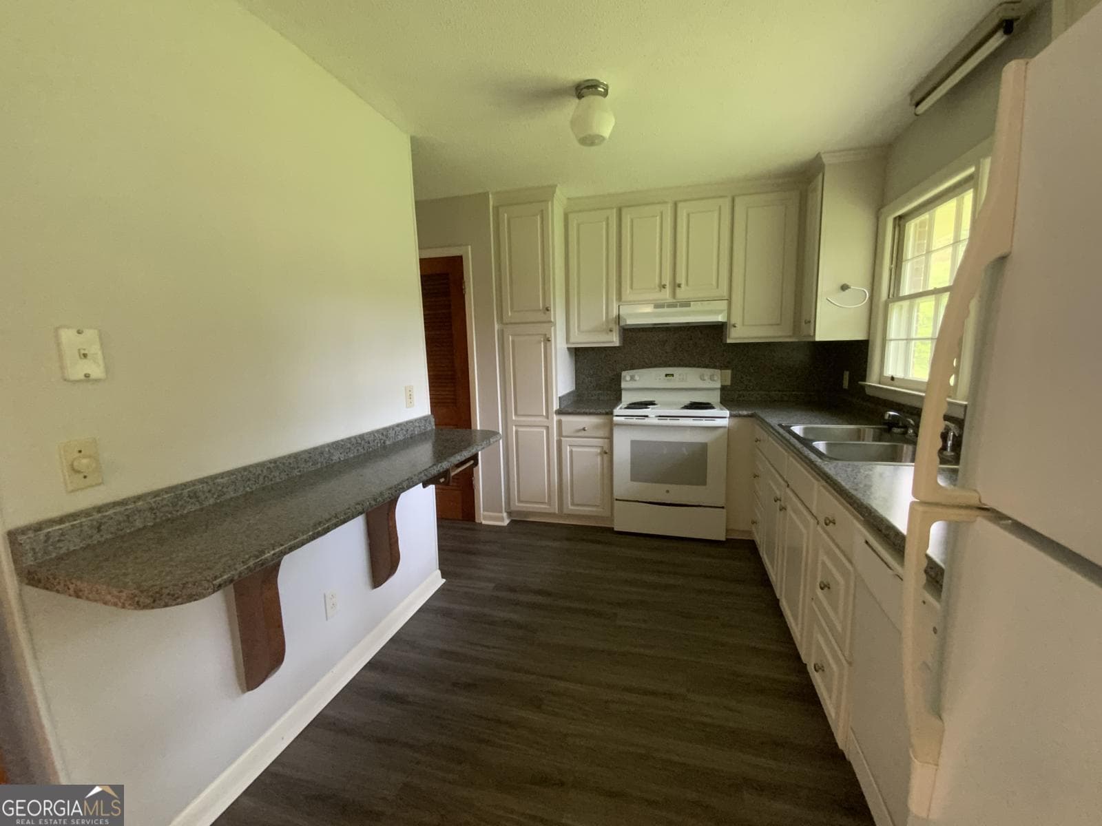 3 bedroom, 2 bathroom, 1,546 sq ft mixed use for rent at 404 Marvin Avenue, Statesboro, GA 30458 for $1,650 a month — photo 6