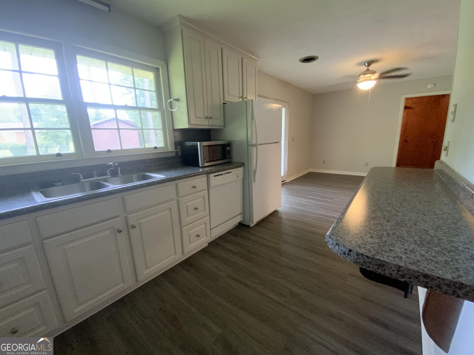 3 bedroom, 2 bathroom, 1,546 sq ft mixed use for rent at 404 Marvin Avenue, Statesboro, GA 30458 for $1,650 a month — photo 5