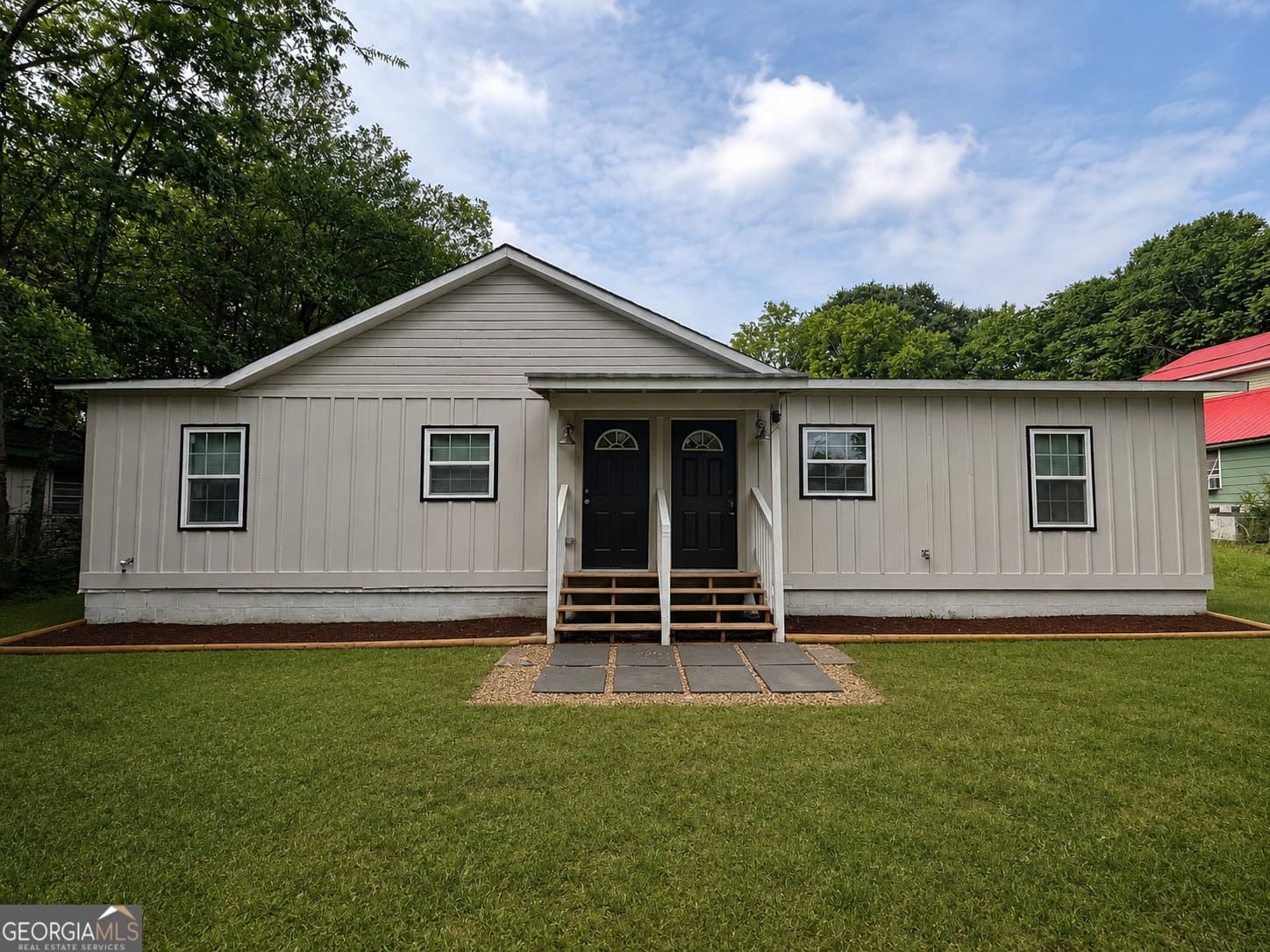 4 bedroom, 3 bathroom, 1,820 sq ft single family residence for sale at 934 India Avenue, Macon, GA 31206 — photo 1 of 21