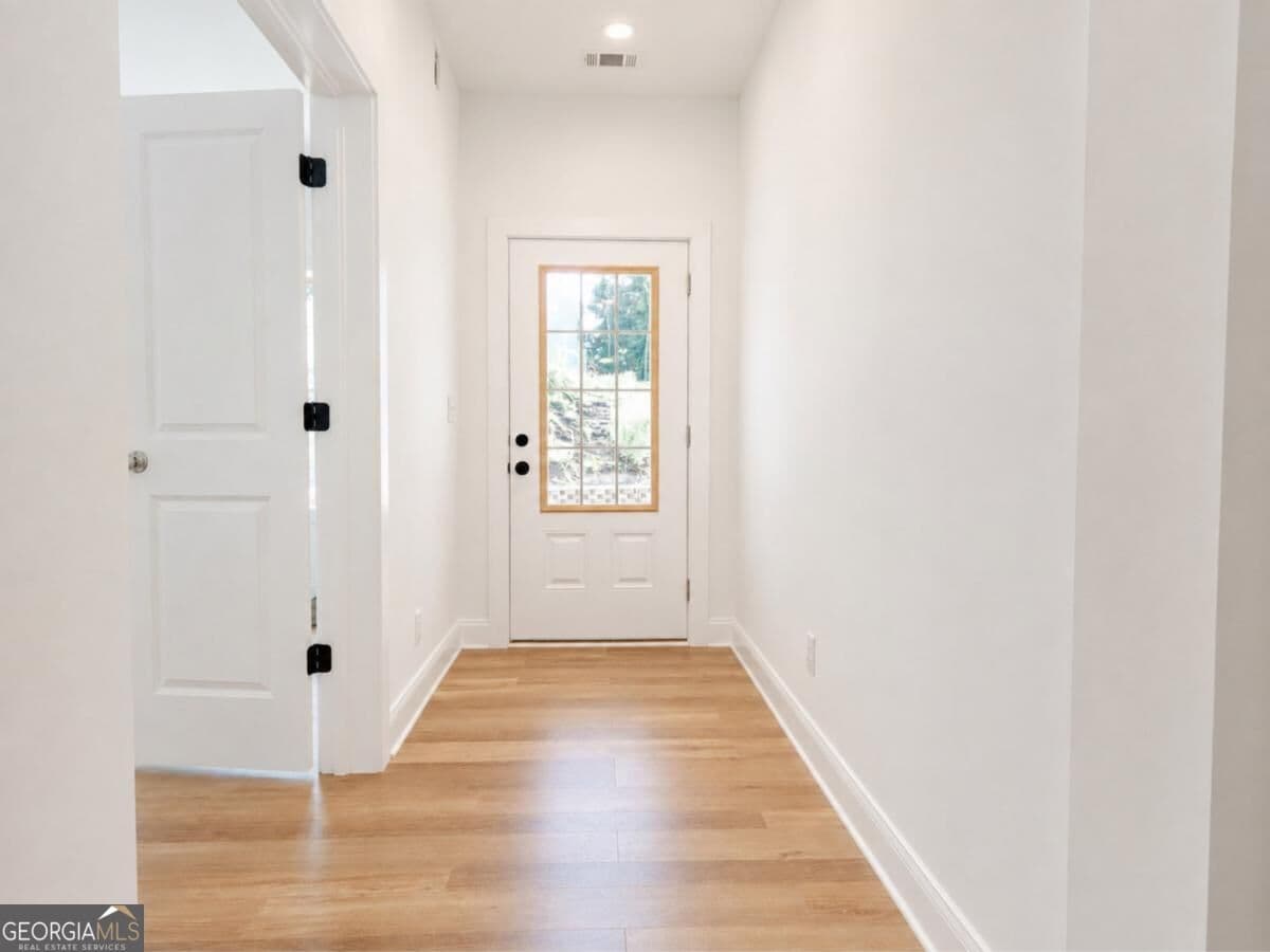 3 bedroom, 3 bathroom, 1,936 sq ft single family residence for sale at 96 Arbor Hills Circle, Jasper, GA 30175 — photo 2