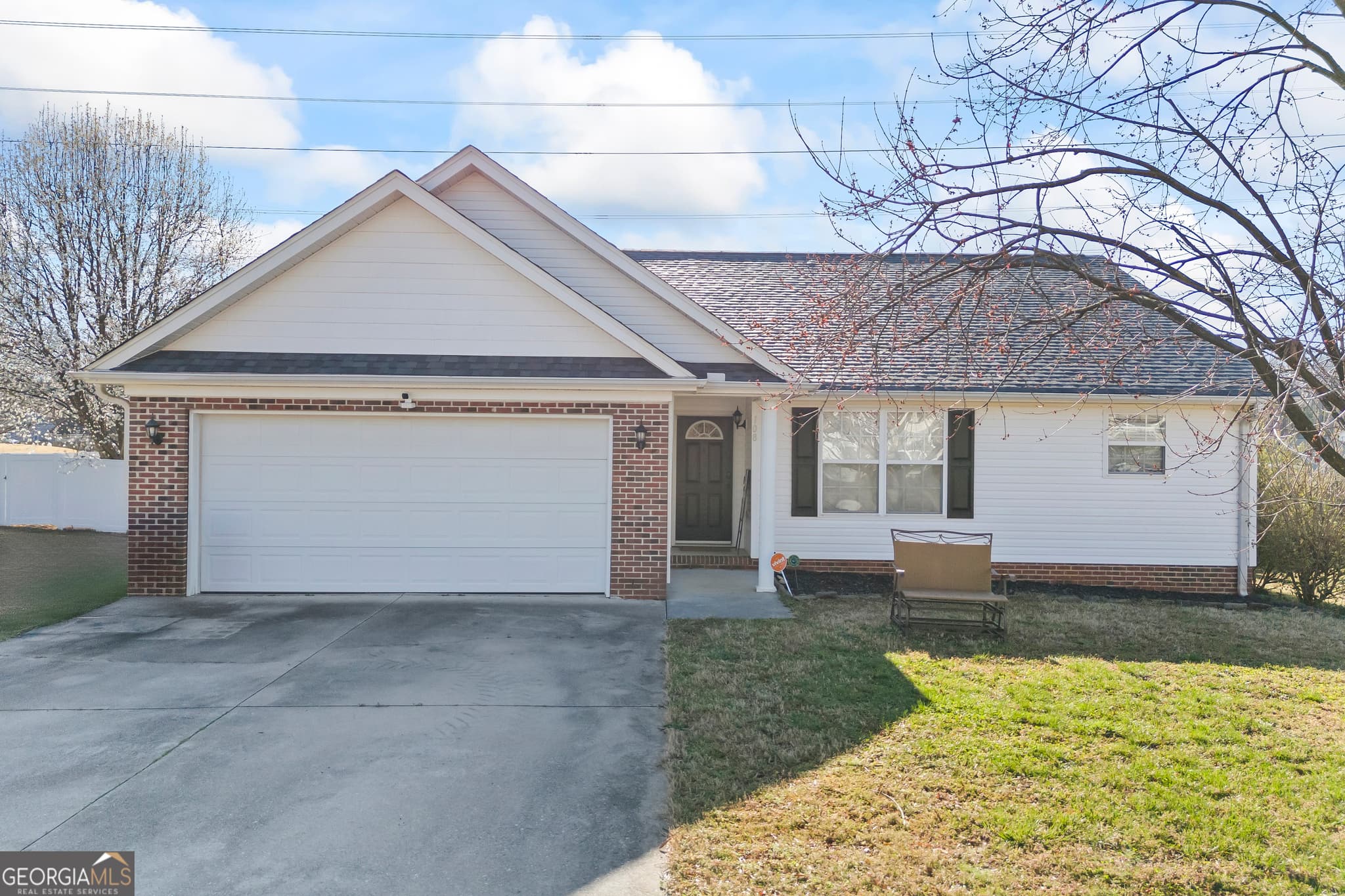 3 bedroom, 2 bathroom, 1,571 sq ft single family residence sold at 108 Glen Arbor Drive, Anderson, SC 29625