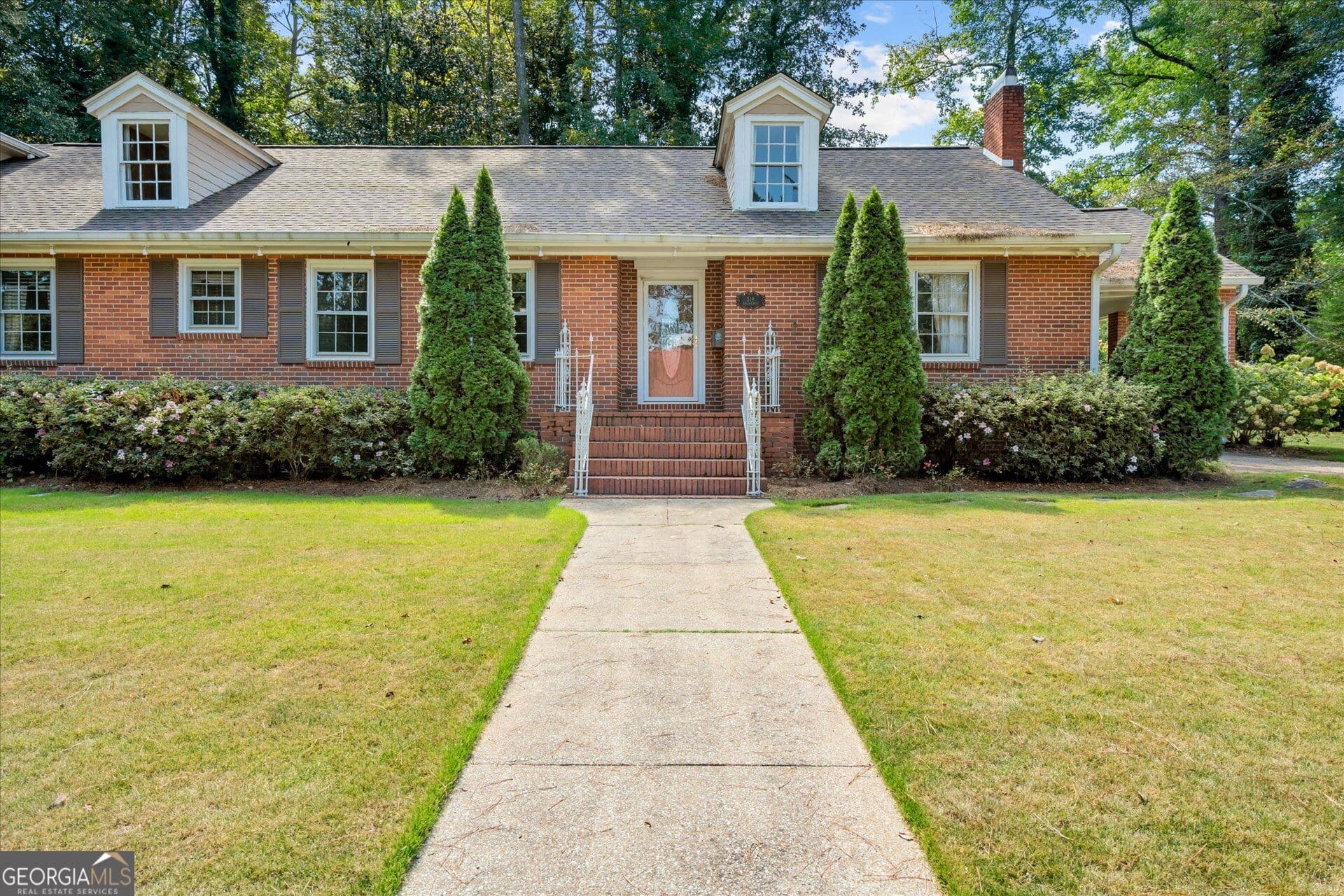 6 bedroom, 4 bathroom, 6,310 sq ft single family residence under contract at 519 Bullock Street, Roanoke, AL 36274 — photo 2