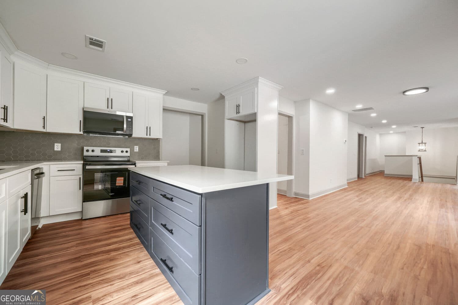 4 bedroom, 3 bathroom, 2,700 sq ft single family residence for sale at 447 Birney Street, Marietta, GA 30060 — photo 7