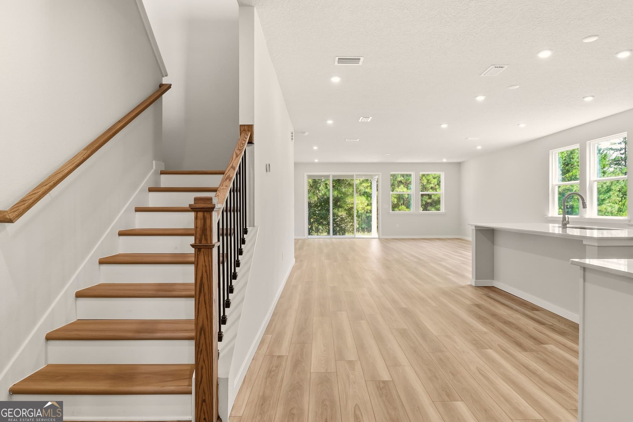 4 bedroom, 3.5 bathroom, 2,888 sq ft single family residence under contract at 232 Park View Lane, Kingsland, GA 31548 — photo 9