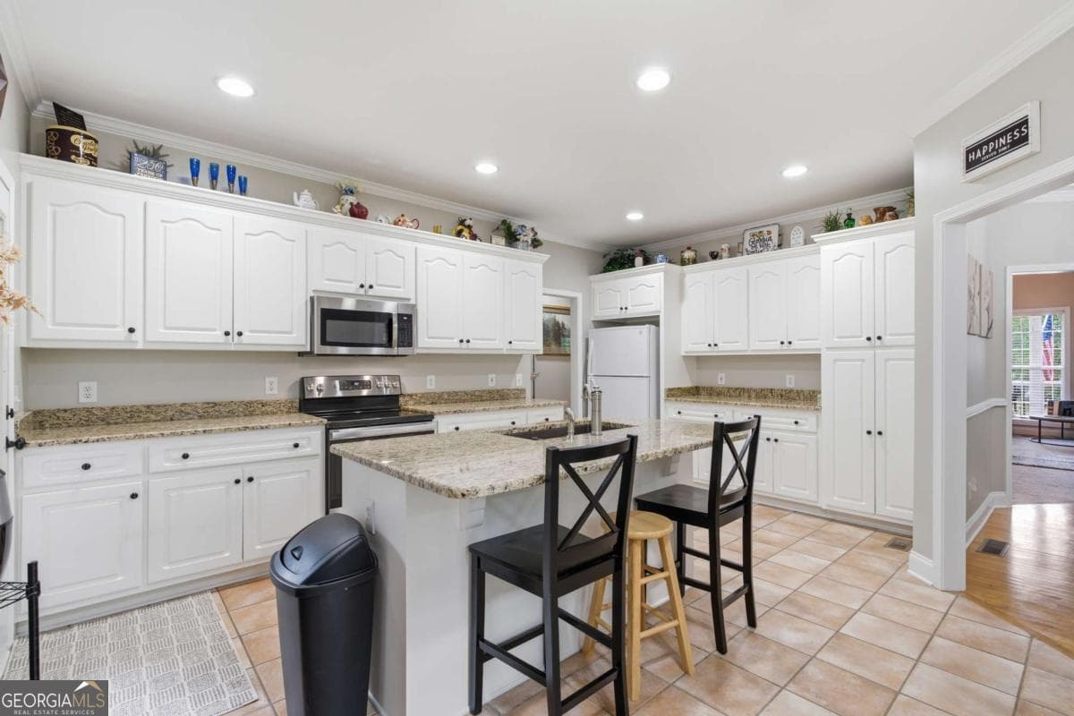 4 bedroom, 2 bathroom, 2,034 sq ft single family residence for sale at 47 Apple Barrell Way, Taylorsville, GA 30178 — photo 3