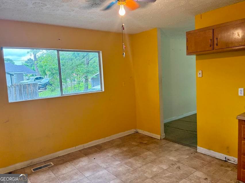 4 bedroom, 2 bathroom, 1,517 sq ft single family residence for sale at 1004 Chestnut Street, Lafayette, GA 30728 — photo 6