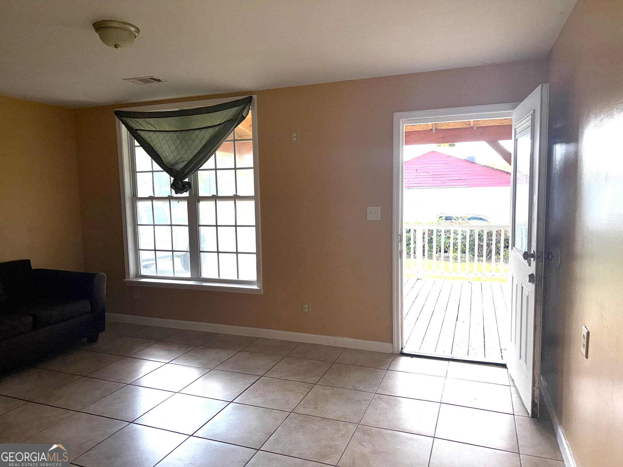 5 bedroom, 2 bathroom, 1,404 sq ft single family residence for sale at 615 Paul Street, Macon, GA 31206 — photo 5