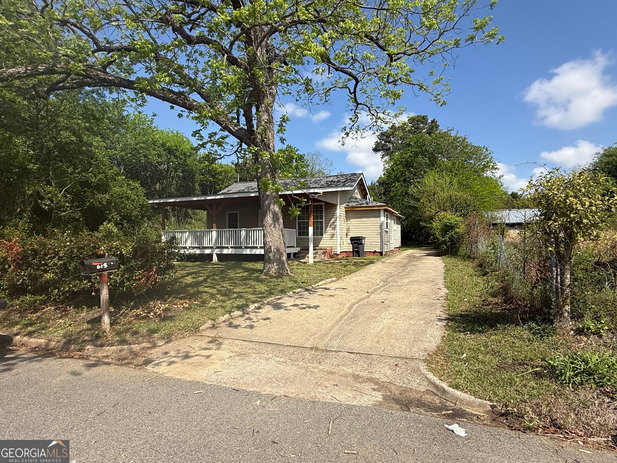 5 bedroom, 2 bathroom, 1,404 sq ft single family residence for sale at 615 Paul Street, Macon, GA 31206 — photo 4