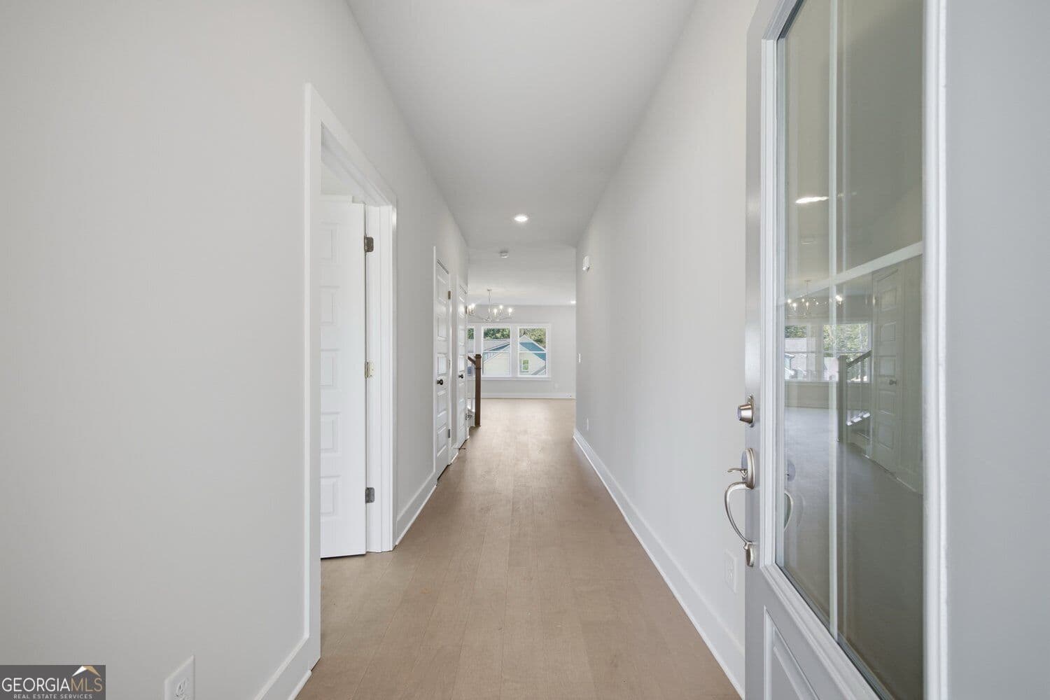 5 bedroom, 4.5 bathroom, 3,027 sq ft single family residence for sale at 8315 Creekside Overlook Drive, Gainesville, GA 30506 — photo 7