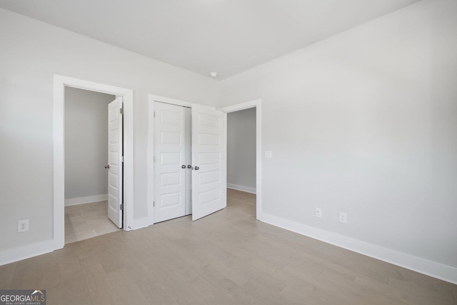 5 bedroom, 4.5 bathroom, 3,027 sq ft single family residence for sale at 8315 Creekside Overlook Drive, Gainesville, GA 30506 — photo 10