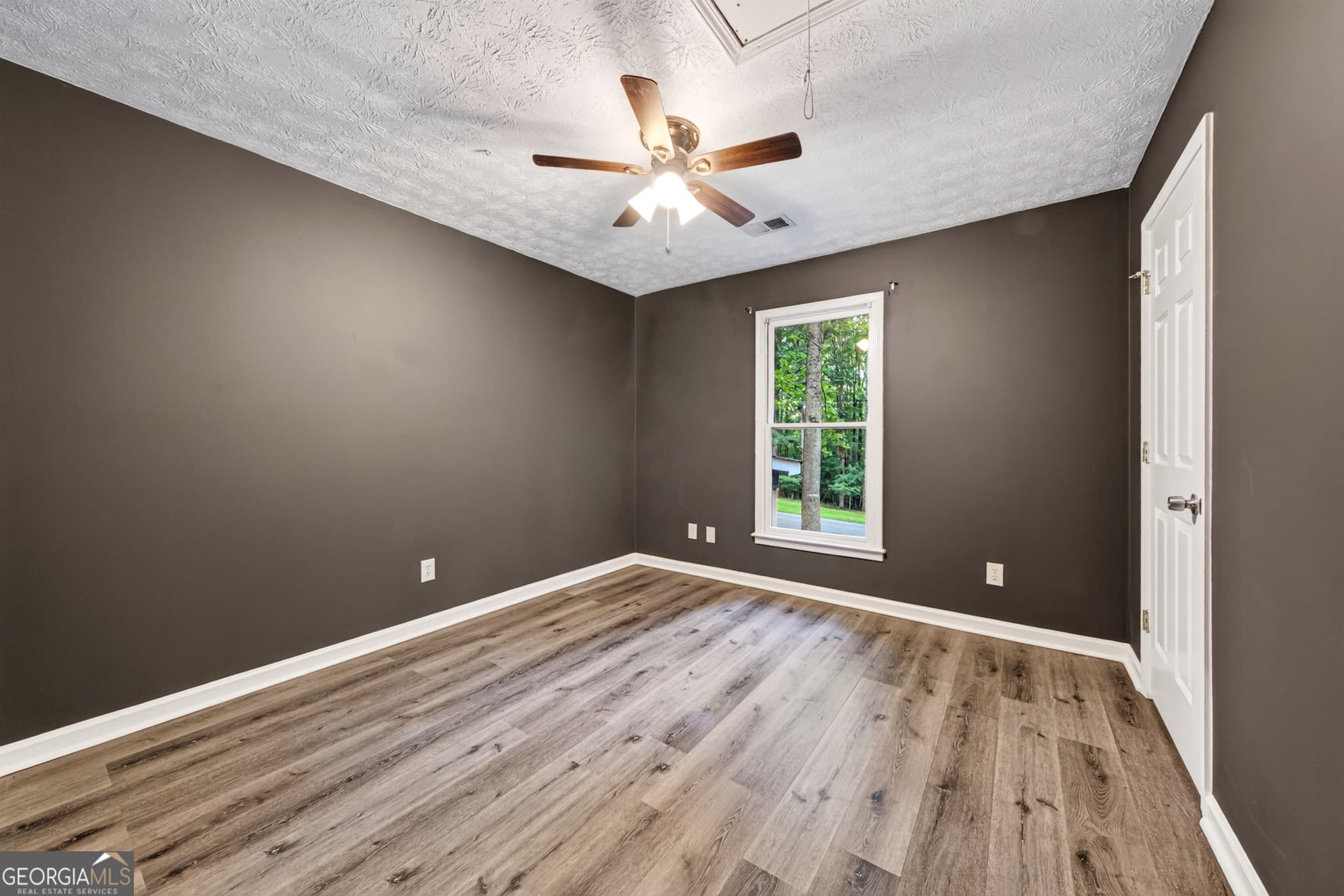 4 bedroom, 2.5 bathroom, 1,783 sq ft single family residence for sale at 207 Saddle Trail, Jefferson, GA 30549 — photo 3