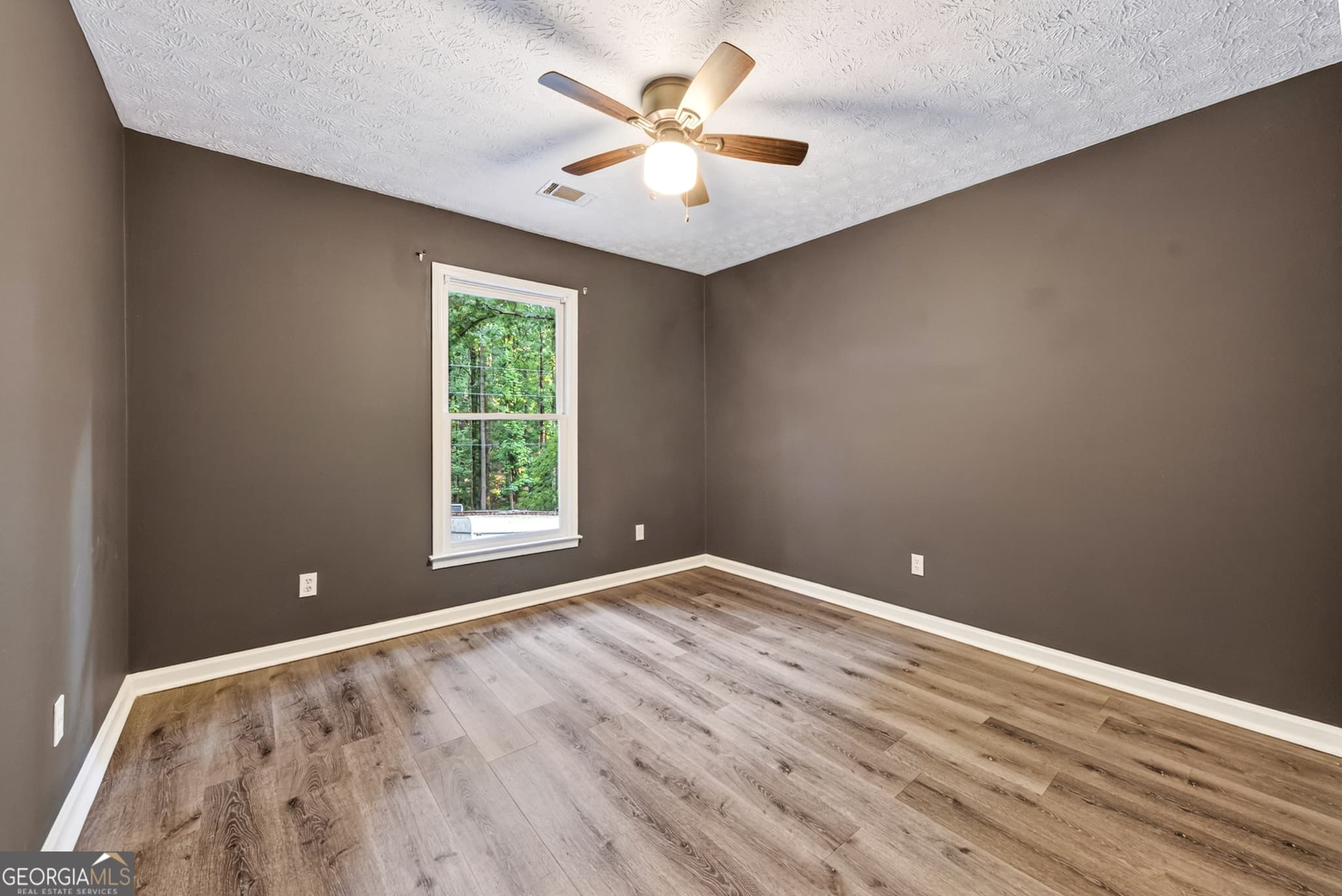 4 bedroom, 2.5 bathroom, 1,783 sq ft single family residence for sale at 207 Saddle Trail, Jefferson, GA 30549 — photo 5